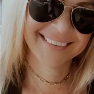 Meet your Posher, Araxie